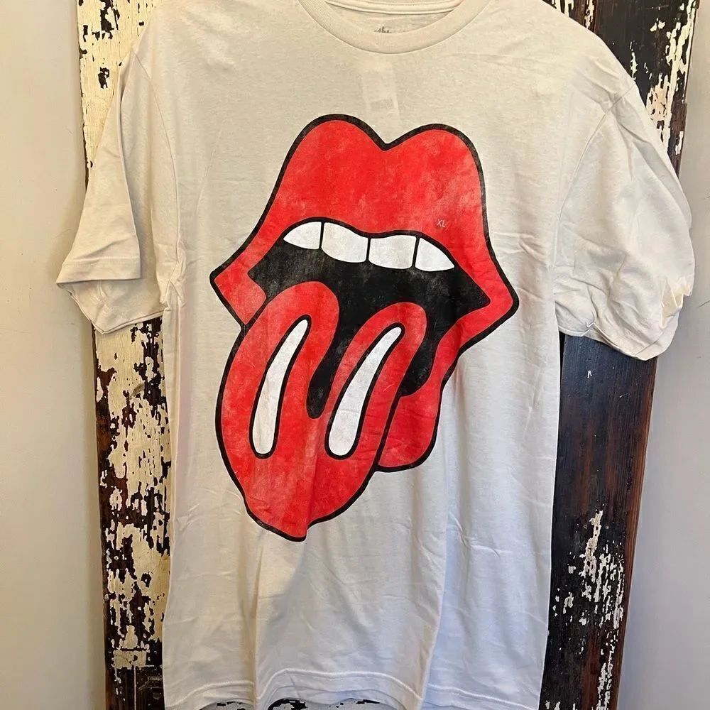 NWT The Rolling Stones iconic Logo  size XL T-shirt. Unisex.